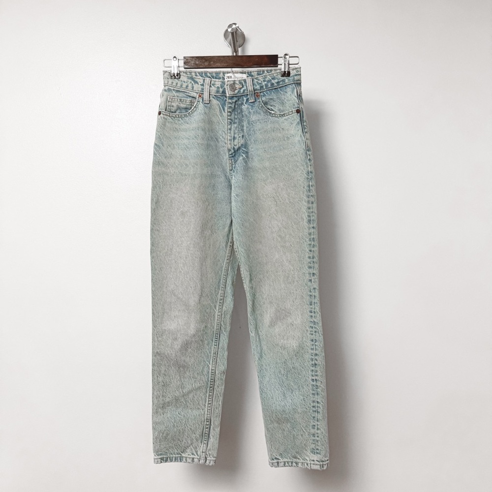 Zara High-Waisted Denim Jeans Light Blue Wash 2